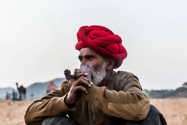 Pushkar Rajasthan India Ott 2017 Rajasthani Vecchio Con Sigaro Turbante — Foto Stock