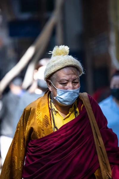New Delhi India December 2021 Indian Tibetan Monk Lama Red — стокове фото
