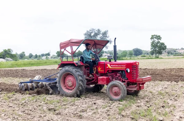 Rajastán India Septiembre 2021 Tractor Campo Agrícola Campo — Foto de Stock