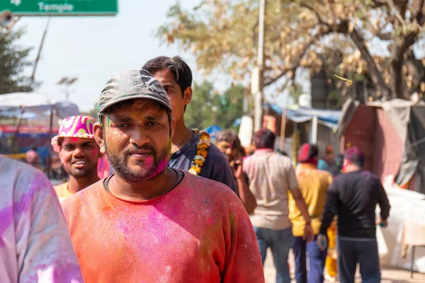 Уттар Прадеш Индия Март 2022 Неизвестные Наслаждаются Фестивалем Холи Красочными — стоковое фото