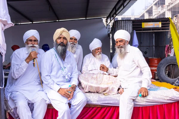 Portret Van Oudere Bebaarde Indiase Mannen Traditionele Kleding — Stockfoto