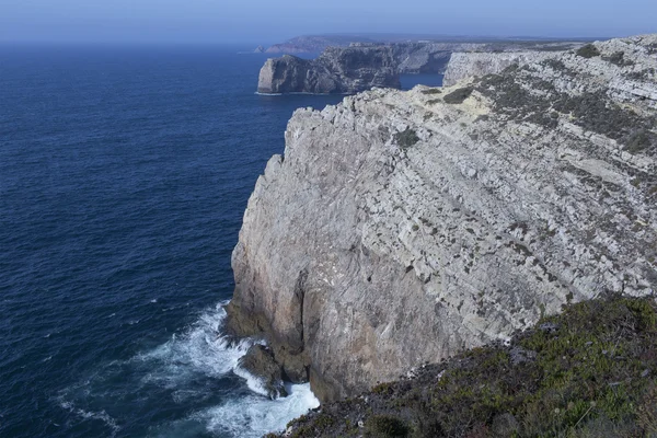 Скелі у Кабо Сан Вінсенте Португалії — стокове фото