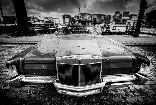 Antiguo coche americano — Foto de Stock