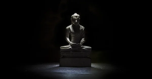 Socha Buddhy na stůl — Stock fotografie