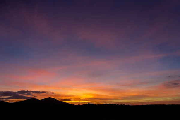 Colores Amanecer Entre Montaas — Stok fotoğraf