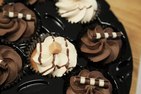 Chocolate Vanilla Cupcakes Party — Stock Photo, Image