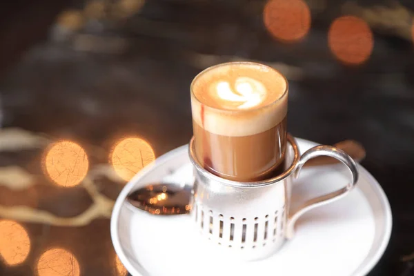 Liten Bild Espresso Med Ångad Varm Mjölk Och Grädde Cafe — Stockfoto