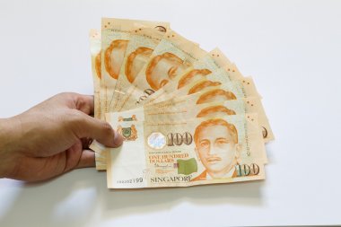 Singapur 100 dolarlık banknot