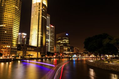 Singapur Nehri gece