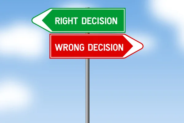 Road Sign Right Decision - Wrong Decision (en inglés). contra el cielo azul en el fondo —  Fotos de Stock