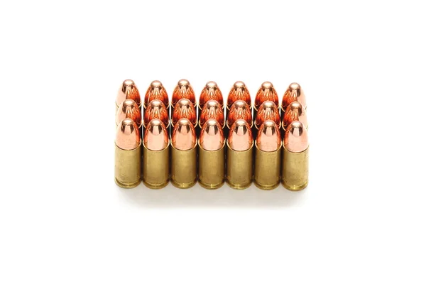 Beyaz arka plan 9mm cephane — Stok fotoğraf