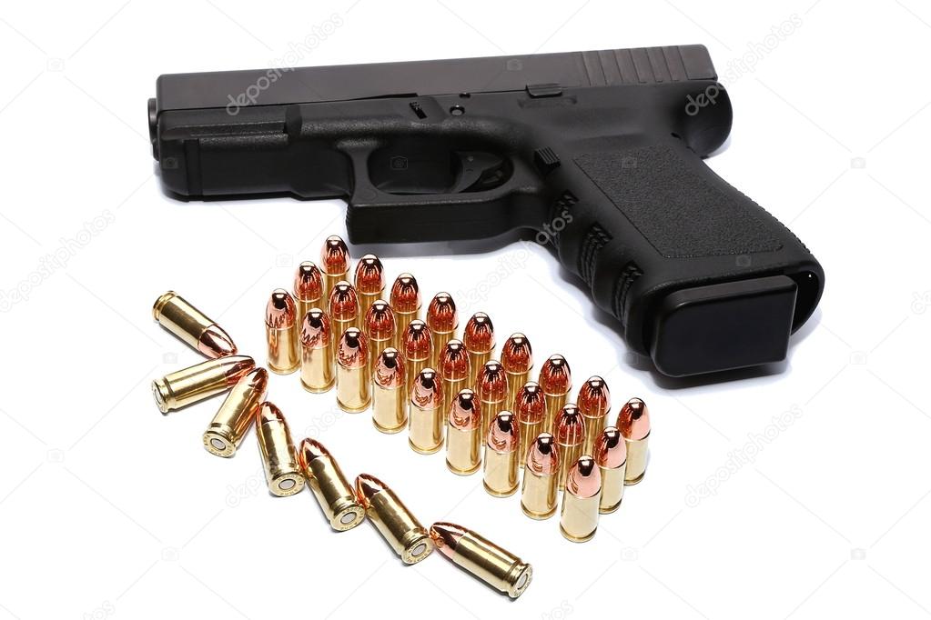 Gun with magazine and ammo