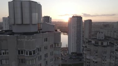 Kyiv, Ukrayna 10.31.2021: İHA 'dan Obolon' a hava görüntüsü