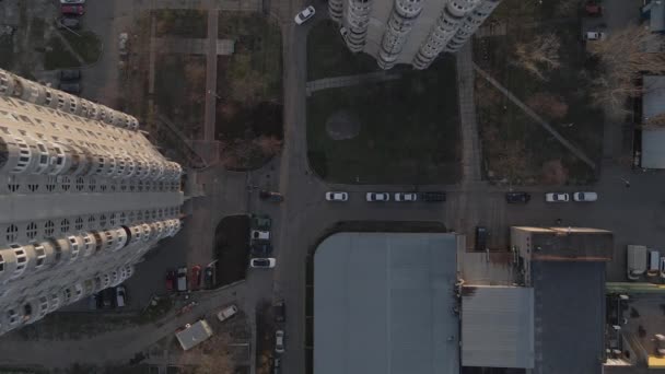 Kyjev, Ukrajina 10.31.2021: Letecký pohled z dronu na Obolon — Stock video