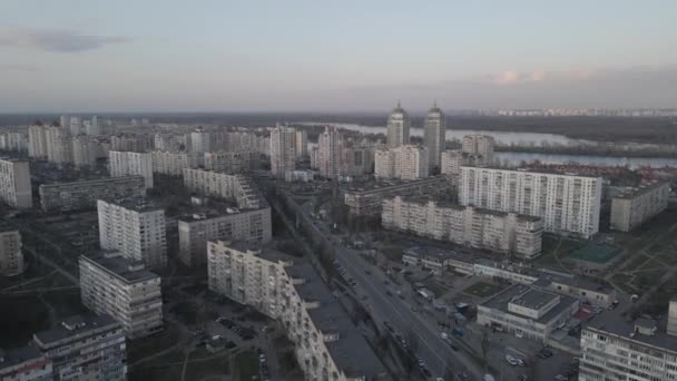 Kyiv, Ukrayna 10.31.2021: İHA 'dan Obolon' a hava görüntüsü — Stok video
