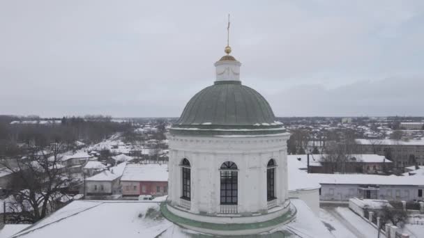 Pandangan udara dari pesawat tak berawak ke kota Nizhyn di Chernihiv di musim dingin — Stok Video