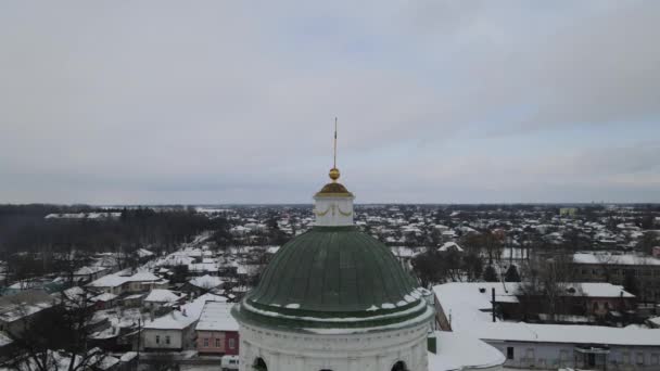 Vista aérea desde un dron a la ciudad de Nizhyn en Chernihiv en invierno — Vídeo de stock