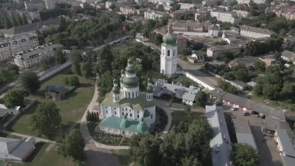 Vista aérea desde el avión no tripulado a la ciudad de Chernihiv en Ucrania — Vídeos de Stock