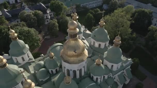 Vista aérea desde el dron a la Catedral de San Miguel — Vídeo de stock