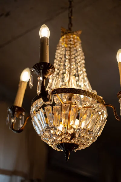 Cher Lustre Cristal Exquis Dans Style Victorien Intérieur — Photo