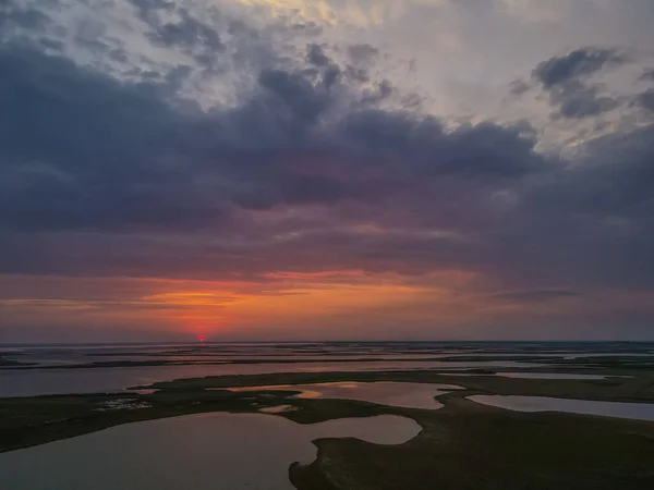 Vista Aérea Drone Para Pôr Sol Sobre Lagos Livre — Fotografia de Stock