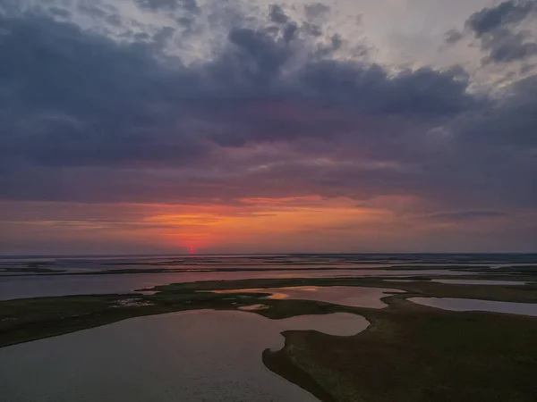 Vista Aérea Drone Para Pôr Sol Sobre Lagos Livre — Fotografia de Stock