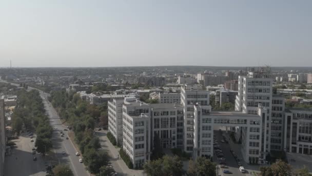 Luchtfoto Van Drone Naar Stad Kharkov Namiddag Bij Bewolkt Weer — Stockvideo