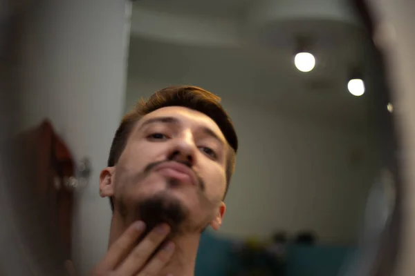 Guy Rare Beard Looks Bathroom Mirror Touched Way — Stock Photo, Image