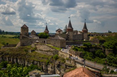 Kamianets-Podilskyi 'deki eski ortaçağ şatosu.
