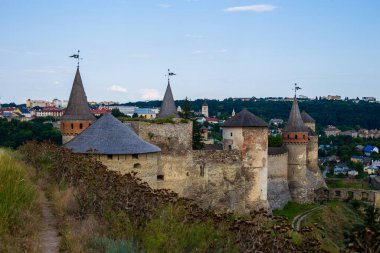 Kamianets-Podilskyi 'deki eski ortaçağ şatosu.