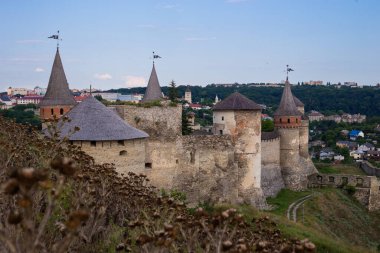 Kamianets-Podilskyi 'deki eski ortaçağ şatosu.
