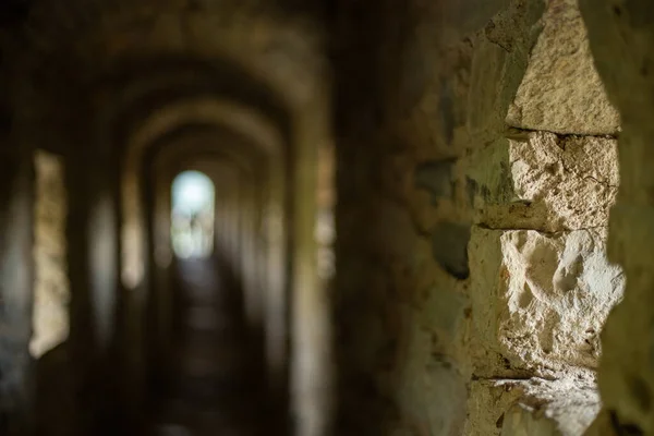 El antiguo castillo medieval hecho con tono desde el interior —  Fotos de Stock