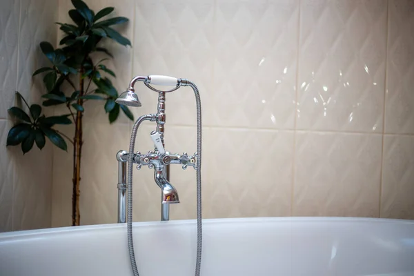 Baño moderno con decoración de diseño —  Fotos de Stock