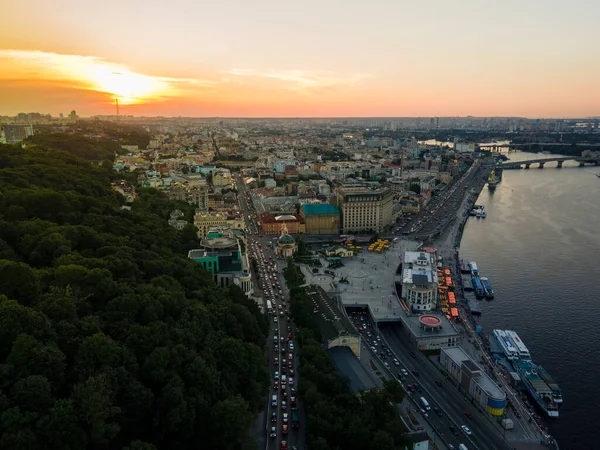 Aerial view from a drone to the center of Kiev in the evening — Zdjęcie stockowe