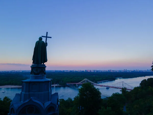 Aerial view from a drone to the center of Kiev in the evening — 图库照片