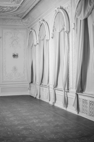 Exquisito diseño interior del apartamento en estilo victoriano. Decoración clásica — Foto de Stock