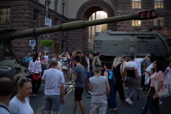 Киев Украина Августа 2022 Выставка Разбитых Сожженных Русских Танков Главной — стоковое фото