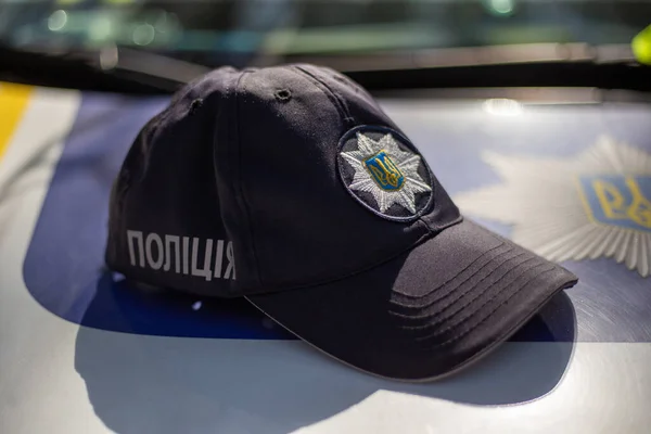 Kapelusz Policjanta Znakiem Policja Języku Ukraińskim Logo Departamentów Policji — Zdjęcie stockowe