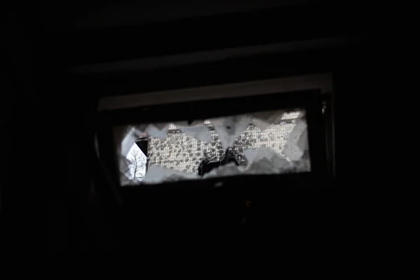 Jendela Pecah Bangunan Perumahan Kota Bucha Wilayah Kiev Setelah Invasi — Stok Foto
