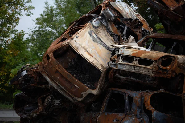 Mucchio Auto Civili Distrutte Bruciate Nella Città Gostomel Regione Kiev — Foto Stock