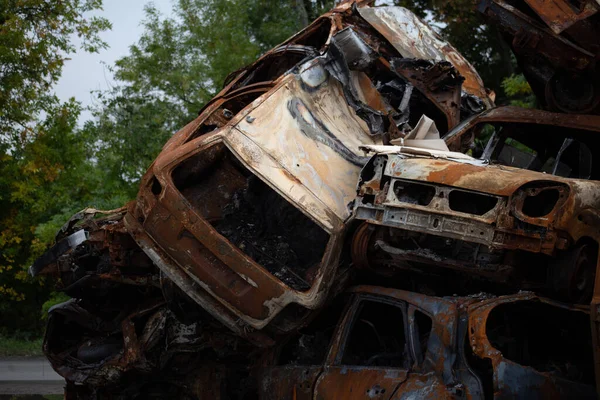 Bando Carros Civis Destruídos Queimados Cidade Gostomel Região Kiev — Fotografia de Stock