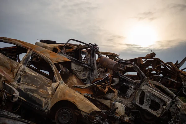 Egy Rakás Összetört Felgyújtott Civil Autó Kijevi Gosztomel Városban — Stock Fotó