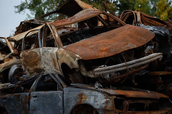 Bando Carros Civis Destruídos Queimados Cidade Gostomel Região Kiev — Fotografia de Stock