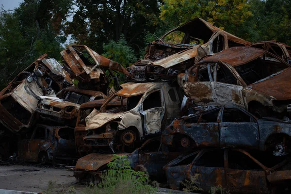 Bando Carros Civis Destruídos Queimados Cidade Gostomel Região Kiev — Fotografia de Stock