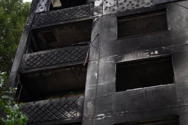 Rusya 'nın Ukrayna' yı işgalinden sonra Kiev bölgesindeki Borodyanka şehrindeki çok katlı binaları yıktı