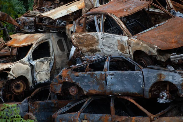 Bando Carros Civis Destruídos Queimados Cidade Gostomel Região Kiev — Fotografia de Stock