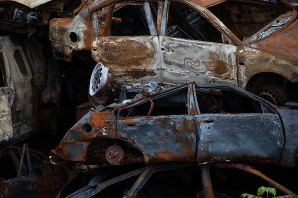 Montón Coches Civiles Destrozados Quemados Ciudad Gostomel Región Kiev — Foto de Stock