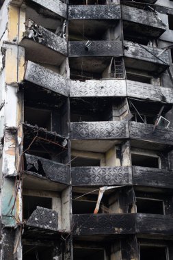 Rusya 'nın Ukrayna' yı işgalinden sonra Kiev bölgesindeki Borodyanka şehrindeki çok katlı binaları yıktı