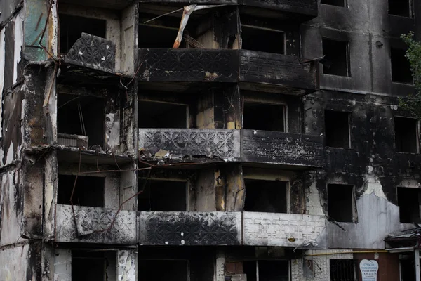 Rusya 'nın Ukrayna' yı işgalinden sonra Kiev bölgesindeki Borodyanka şehrindeki çok katlı binaları yıktı