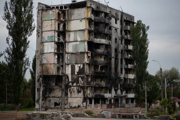 Destruyó Edificios Varios Pisos Ciudad Borodyanka Región Kiev Después Del —  Fotos de Stock